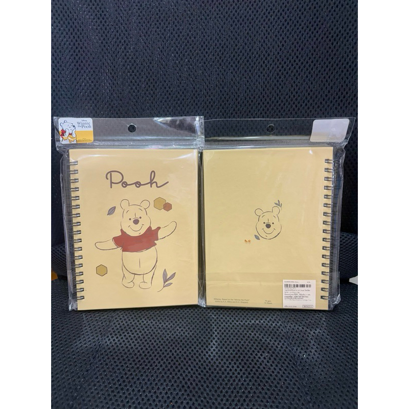 กระดาษโน๊ตแบบห่วงปกแข็ง ลายหมีพูห์