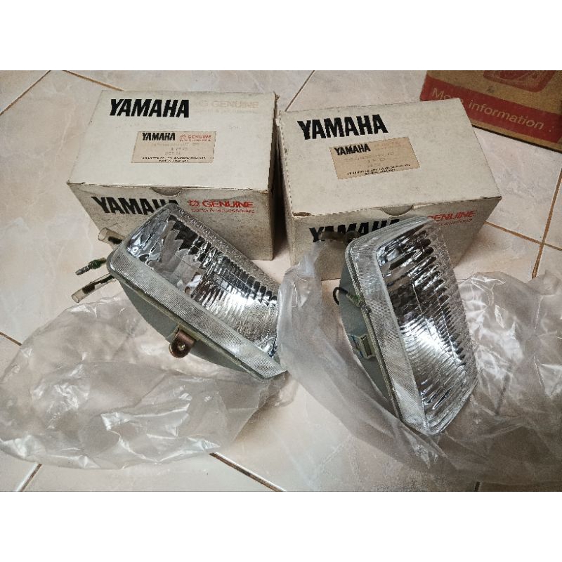 2JH-H430A-V0-00(Y100)และ 2XF-H4320-00(Belle +ZR)ไฟหน้าY100.BELL ZR120 พร้อมขั้วไฟและหลอดไฟ ไฟหน้า Y100,ZR ,Belle