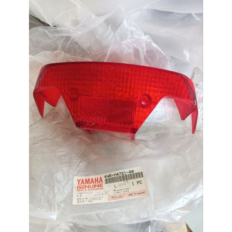 4NR-H4721-00 ฝาไฟท้าย Yamaha Y111 อะไหล่แท้ศูนย์ ฝาไฟท้าย เมทตองหนึ่ง แสตนเลย์แท้