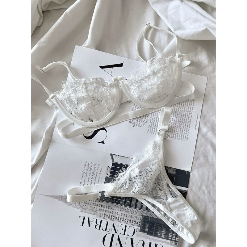 บราลูกไม้สีขาว รุ่น Woman In White