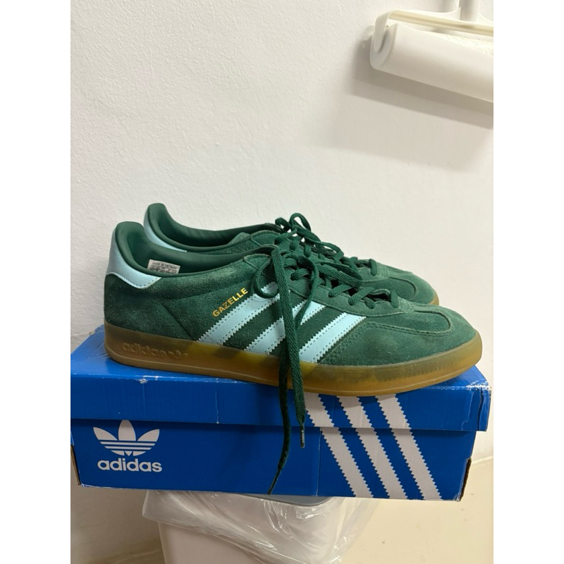 รองเท้าผ้าใบมือสอง adidas Garzelle 9 UK