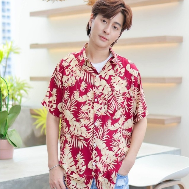 เสื้อผู้ชาย คอปก แขนสั้น กระดุม เสื้อเชิ้ตผู้ชาย สีสันสดใส  เนื้อผ้านิ่ม สวมใส่สบาย ไม่อับชื้น