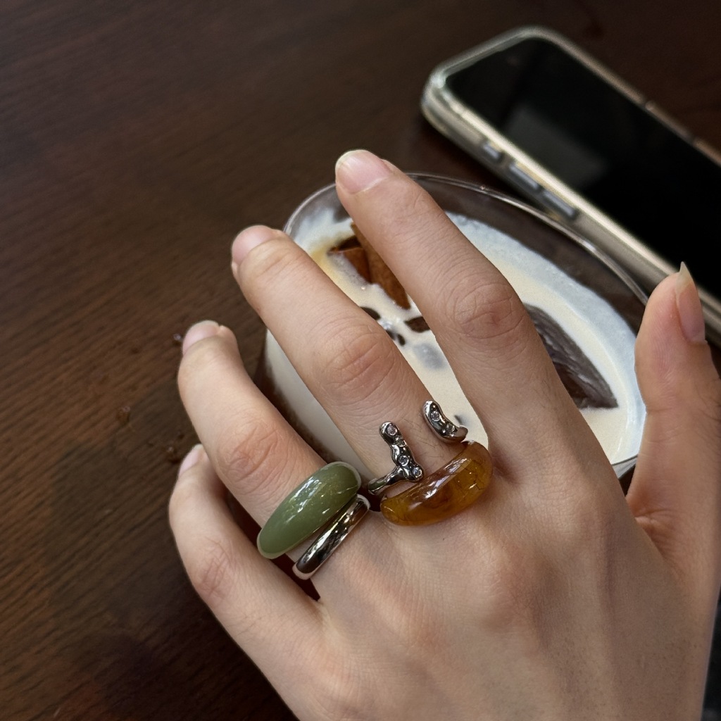 🇹🇭พร้อมส่งจากกทม. Resin Ring แหวนแฟชั่นดีไซน์โมเดิร์น เรียบหรู มีเอกลักษณ์