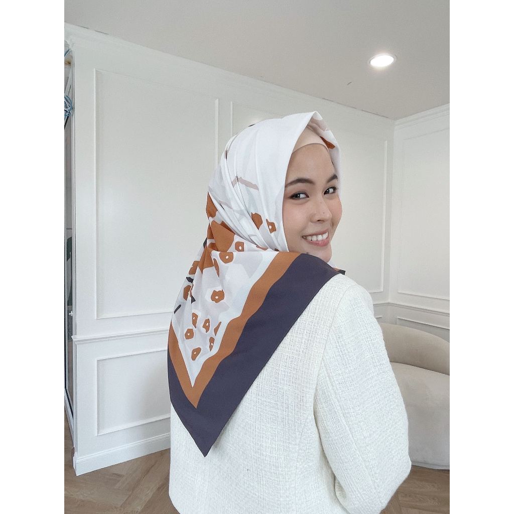 ผ้าคลุม N able on vacay (Premium matte silk nano) เนื้อนุ่ม เบา สบายที่สาวๆติดใจ  Size 115 x 115 cm