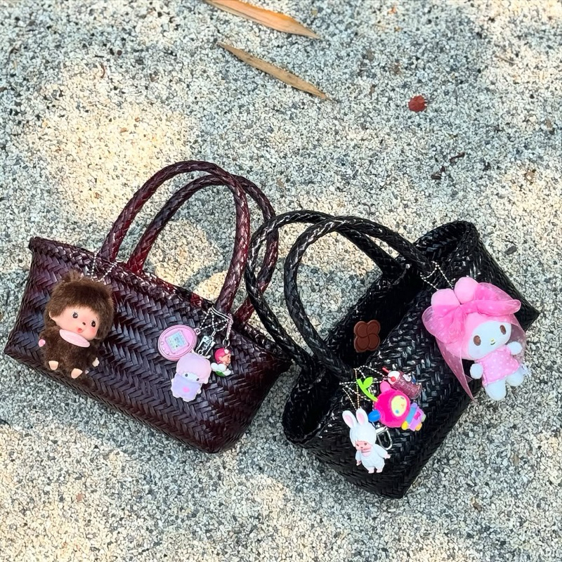New! baby Blooming Bag – กระเป๋าสานสุดเก๋ เบาแต่จุของได้เยอะ