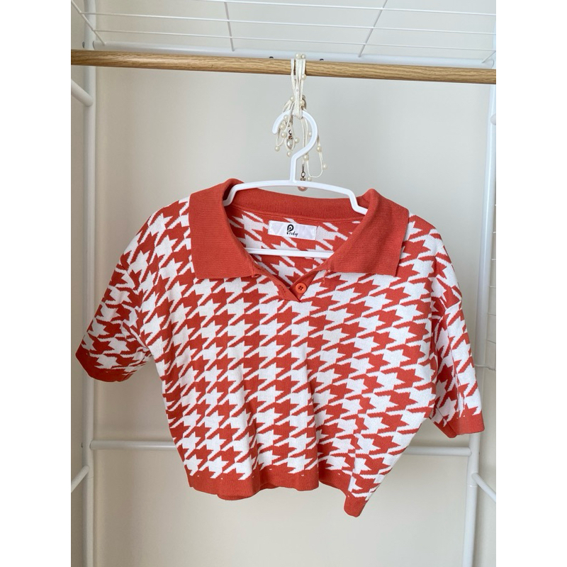 เสื้อครอปไหมพรมสีส้มลายขาว Pradap ผ้าดียืดมากกก -มือสอง- สภาพดีมาก