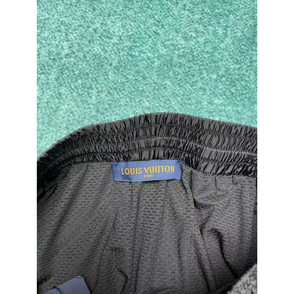 【LV】กางเกง 25SS ภาพถ่ายสินค้าจริง 100% รับประกันคุณภาพ จัดส่งฟรีทั่วไทย ใส่ได้ทั้งผู้ชายและผู้หญิง