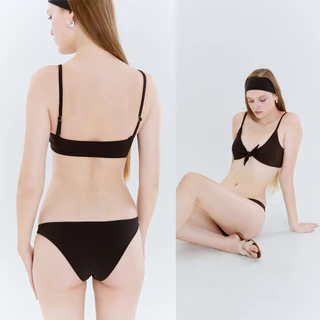 Petittie | ชุดบิกินี่ผูกหน้า สำหรับสาวอกเล็ก (คัพ A, B) | รุ่น Zen – กระชับ พอดีกับหน้าอก มีฟองน้ำดันทรงดูเป็นธรรมชาติ