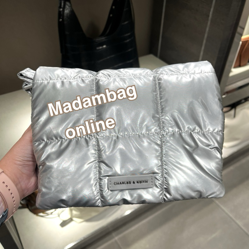 𝗖𝗛𝗔𝗥𝗟𝗘𝗦 & 𝗞𝗘𝗜𝗧𝗛 Errya Nylon Puffy Crossbody Bag  กระเป๋าผ้าไนล่อน สะพายข้าง