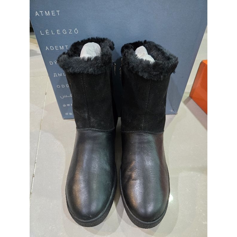 รองเท้าบูท Geox มือสอง