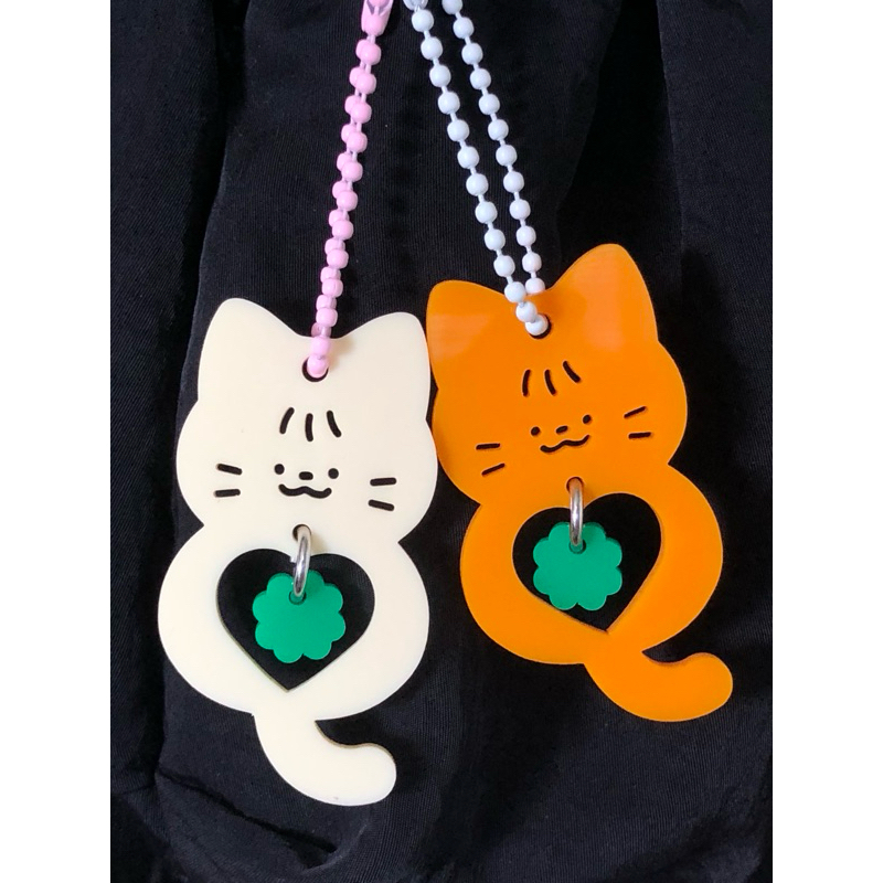 Lucky cat  ☁️ พวงกุญแจน้องแมวห้อยจี้ใบโคลเวอร์