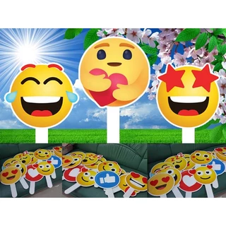 P495 ป้ายถือ Emoji อีโมจิ, จะงานไหนๆ ให้ป้ายบอกความรู้สึกที่มีไปเลย, มีหลากหลายรูปแบบ + ด้ามถือ‼ ขนาด 20*20 cm
