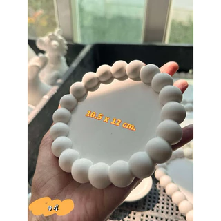 จานปูนปลาสเตอร์เปล่า 🎉ไม่มีสี ‼️งานทำมือมีร่องรอยตำหนิบ้างขอลูกค้ารับได้นะคะไม่มีผลต่อการใช้งานพร็อพสำหรับถ่ายรูปมินิมอล