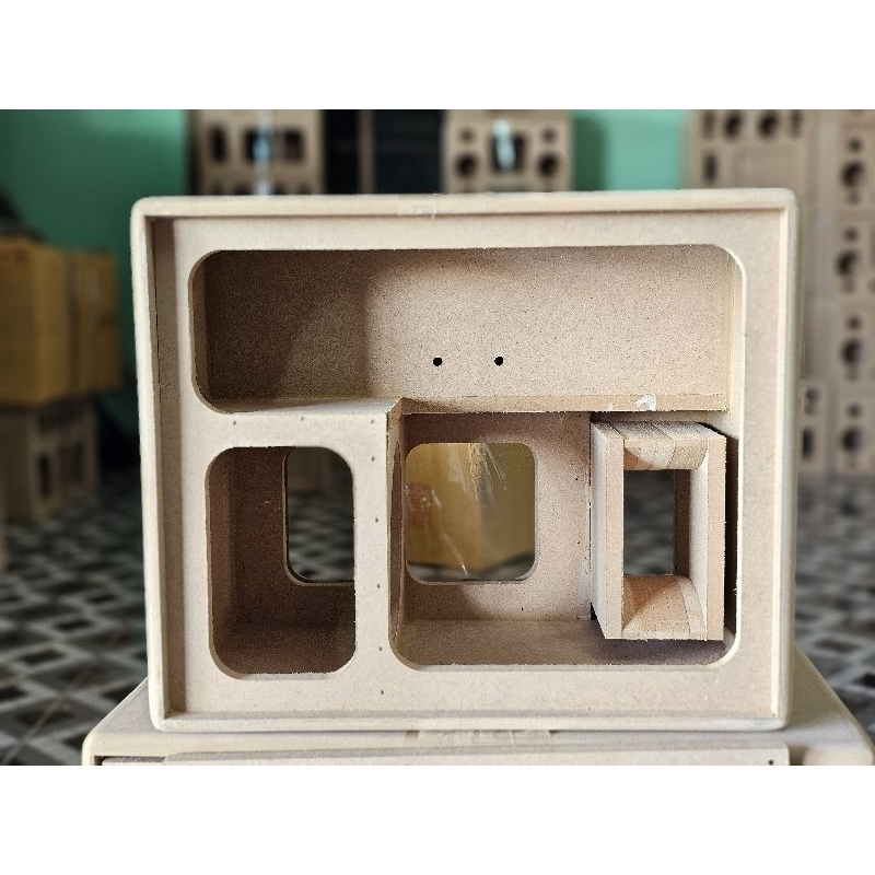 ลำโพง แบนพาส 6.5  รุ่น424new กระแทกข้าง พร้อมอคิริคหน้า กลาง 4 นิ้ว 2 ดอก เสียงแหลม 2นิ้วhk 2ดอก  เพลท 6×26 ไม้12มิล