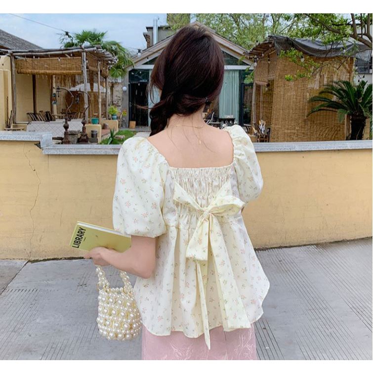 [3820] เสื้อสีครีมลายดอกไม้