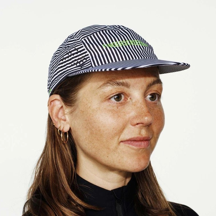 หมวกวิ่ง / เทรล FINGERSCROSSED CAP SUPER LIGHT STRIPES - BLACK / WHITE