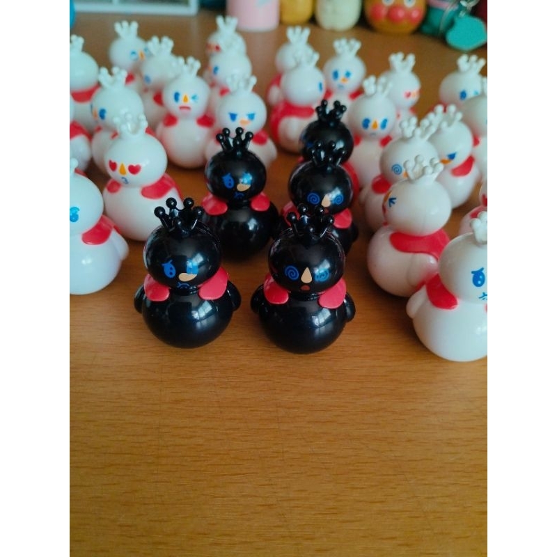 ตุ๊กตาล้มลุก mixue สีขาวและสีดำ  มีแลือกตัวได้พร้อมส่ง