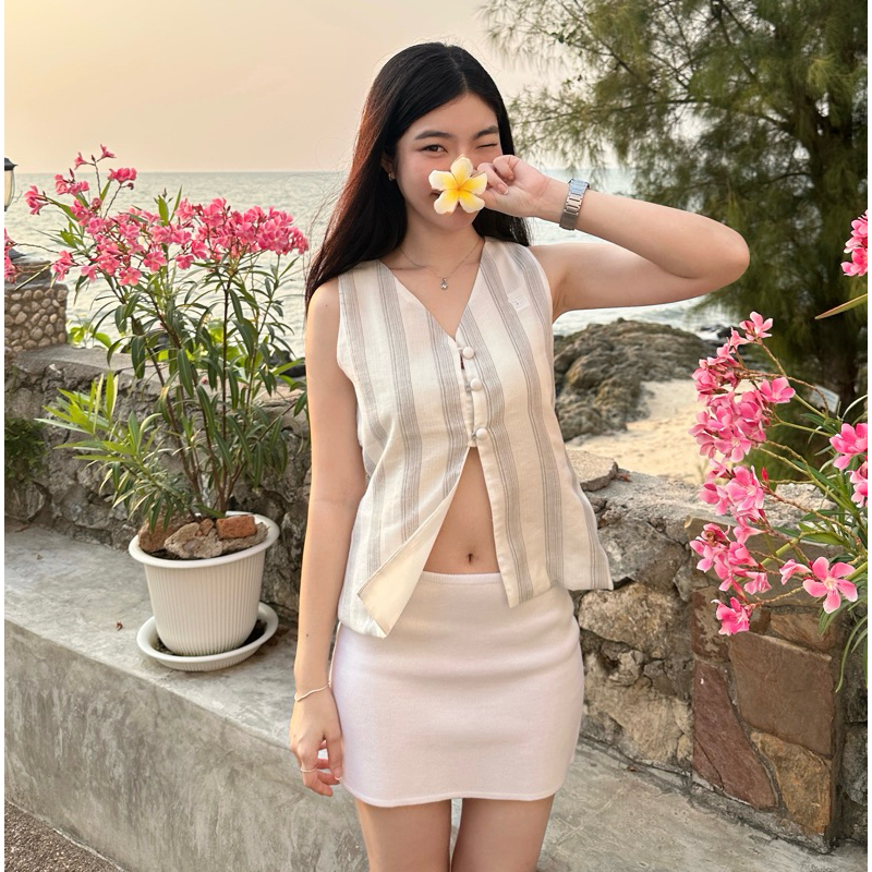 Mochi vest top 🍡 เสื้อแขนกุดกระดุมหน้า เที่ยวทะเล คาเฟ่ ทำงาน