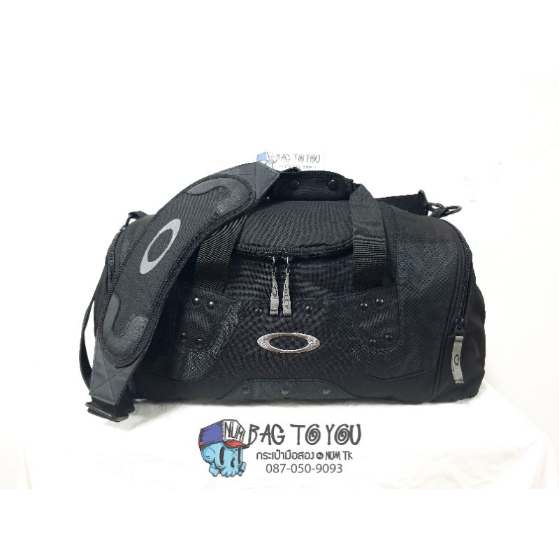 กระเป๋าดินทาง oakley สภาพสวยใหม่