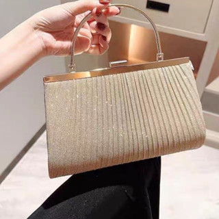 กระเป๋าออกงานสำหรับผู้หญิง มี 4 สี ใช้านเเบบถือเเละสะพาย เเต…