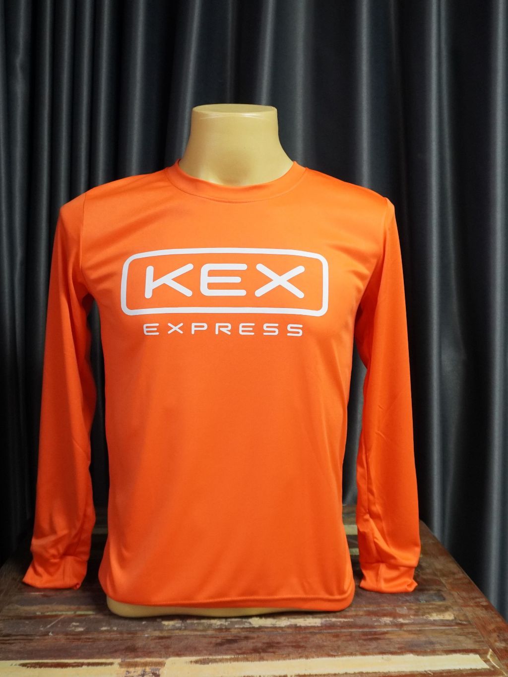 KEX EXPRESS รุ่นใหม่!! แขนยาว ผ้าไมโครเนื้อดี ผ้านุ่ม ลื่นสวมใส่สบาย แห้งไว มี6ไซส์ S-3XL มี3สี ขาว ดำ ส้ม