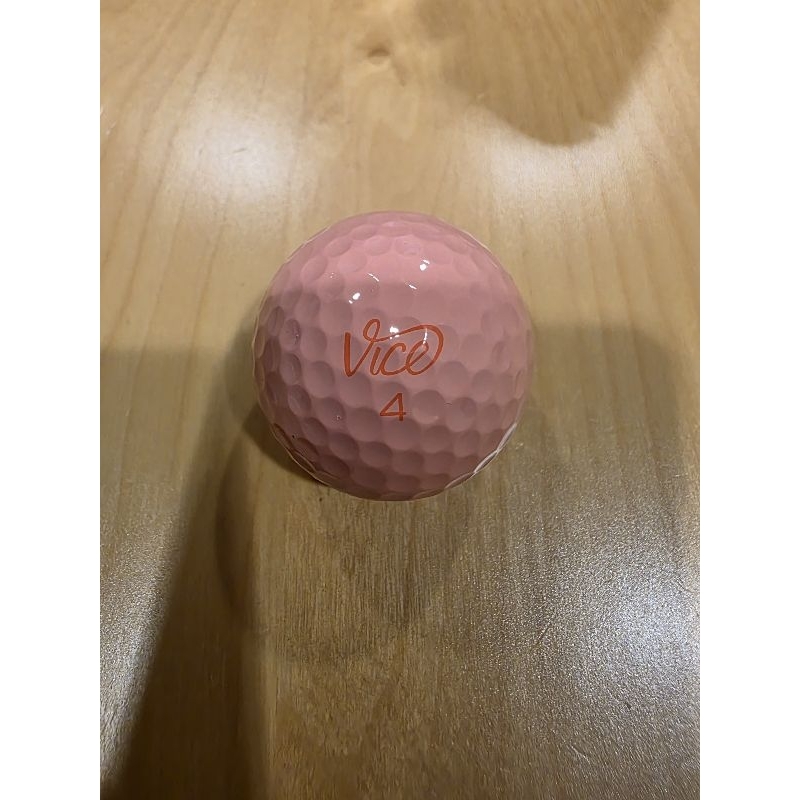 Vice Golf ลูกกอล์ฟ สวยๆ สำหรับพัต