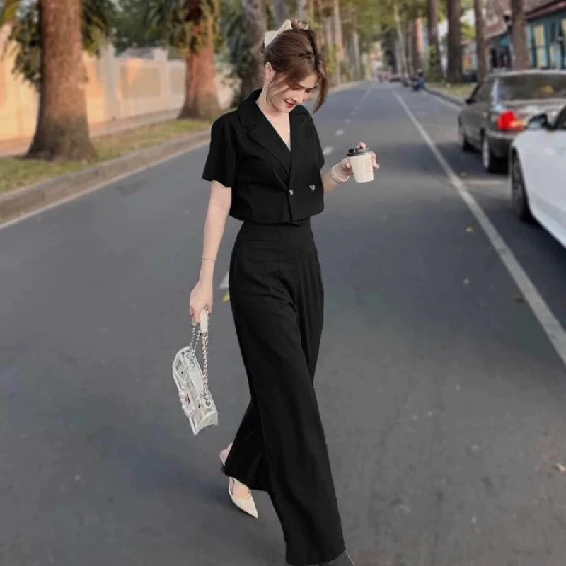งานเข้าใหม่ ** สินค้าพร้อมส่ง ** งานเช็ทออกงานสวยๆ เป็นงานกระดุมหลัง(เนื้อผ้าครัช ไม่บางจ้า)