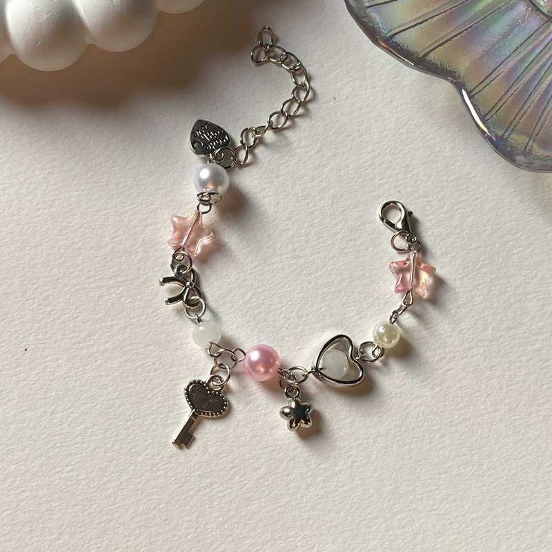 สร้อยข้อมือ ୨ৎ สร้อยข้อมือลูกปัด จี้กุญแจ𐙚⋆°｡⋆