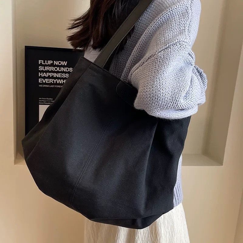 Fashion กระเป๋าสะพายข้าง สะพายไหล่ ผ้าแคนวาส จุของได้เยอะ พร้อมส่ง มีบริการส่งด่วน B-010