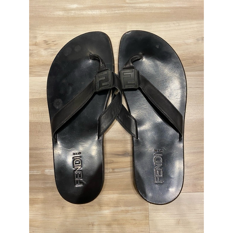 รองเท้า Fendi ของแท้ มือ2 ของแท้ 💯% ซื้อจาก shop Fendi