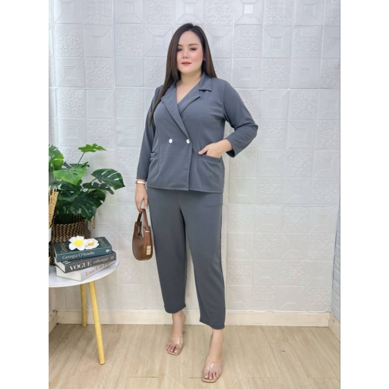 ชุดเซ็ตสาวอวบสาวอ้วน(พลัสไซส์) 2ชิ้น เสื้อปกสูทแขนยาวกระดุม 2 เม็ด & กางเกงขายาว (ความยาวกางเกง38นิ้ว) ผู้หญิง