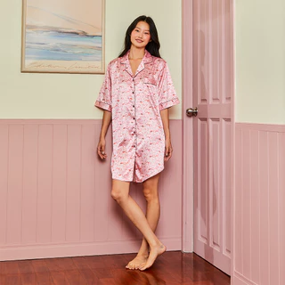 ชุดนอนแม่ลูก Vana ลาย Pink Love of Cherry ผ้าซาติน ผ้านิ่ม ใส่บายไม่ร้อน น่ารัก | Collection The gathering of joy