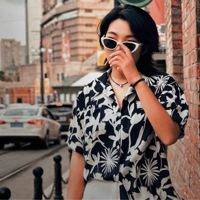 เสื้อสงกรานต์ลายดอก คอปกแขนสั้น กระดุมหน้า ผ้าไหมอิตาลี thumbnail 6