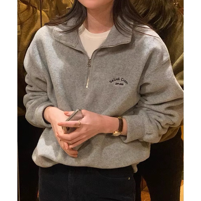 มาใหม่พร้อมส่ง🤍 (AP211) Grey Sweater เสื้อกันหนาว เอวจั้ม ใส่ในออฟฟิต style sporty and rich