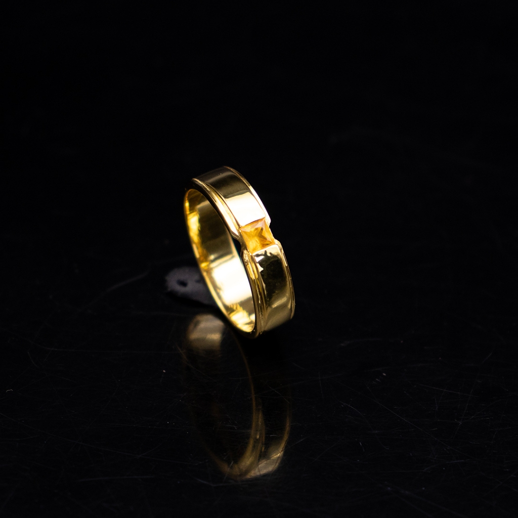 แหวนพลอยของแท้ พลอยบุษราคัมน้ำทองบางกะจะ(Yellow Sapphire) ตัวเรือนเงินแท้ 92.5% ชุบทองคำ ไซด์นิ้ว 61 หรือเบอร์ 9.5 US พล