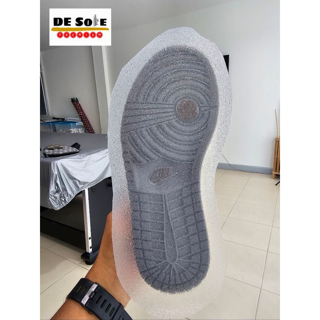 ออกใบกำกับภาษีได้ DE Sole Premium ( DP ) ติดเสริม 10cm×30cm หนา 0.9mm แผ่นกันสึกรองเท้า โซลติดพื้นรองเท้า