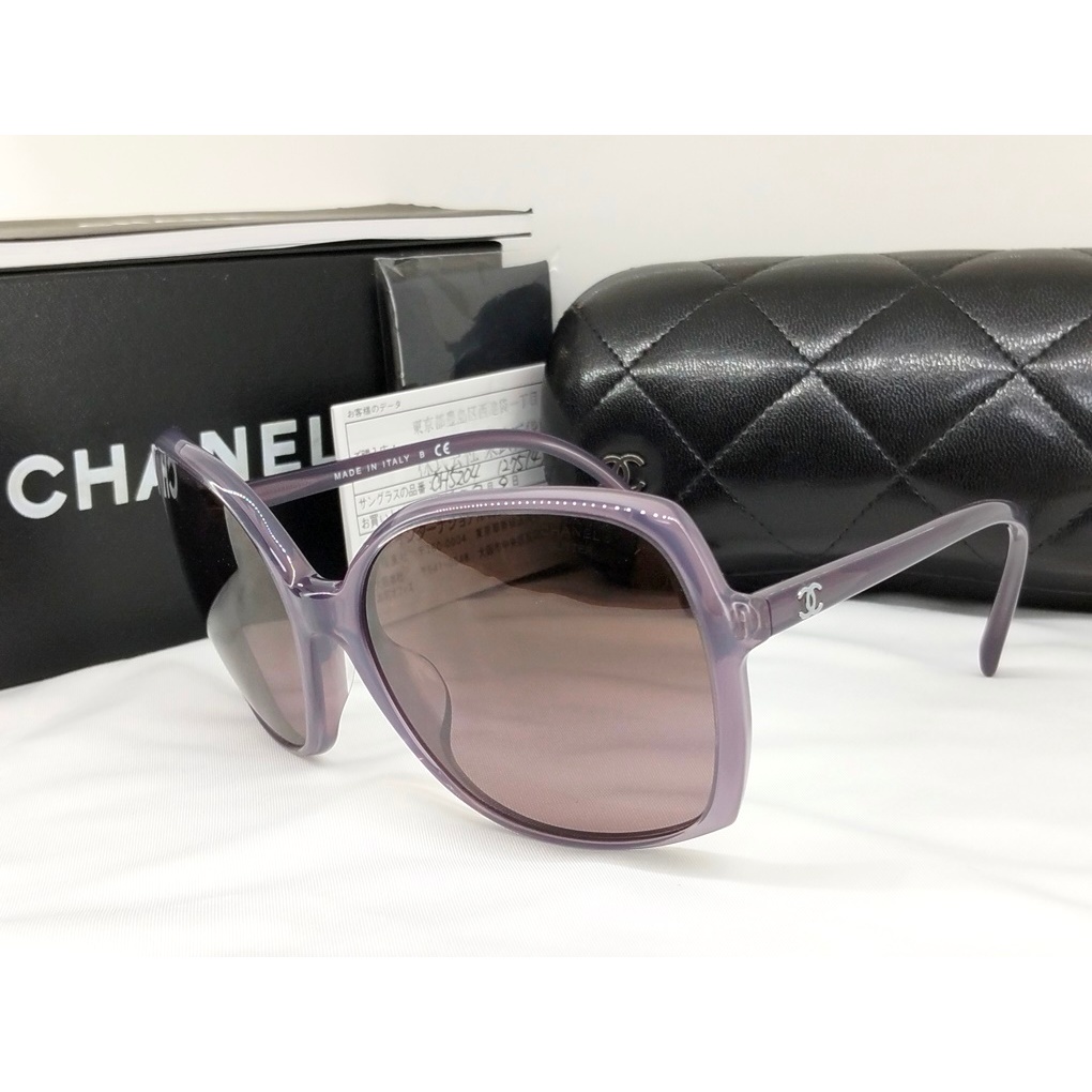 แว่นกันแดด Chanel 5204 C1275 Gliter ของแท้ มือสองแต่ ยังไม่ได้ใช้ ราคา 9,999