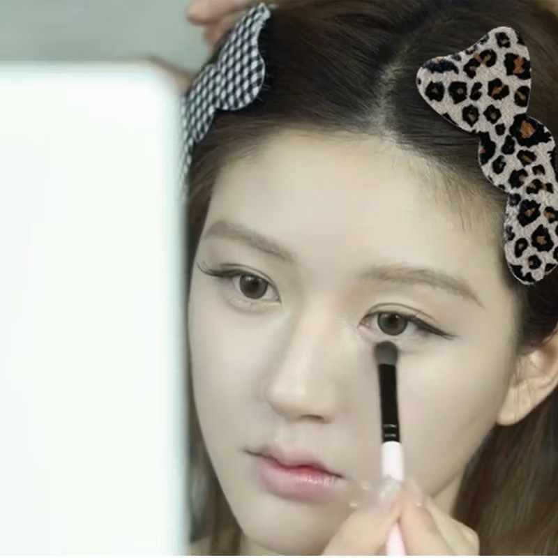 [ลายทวิต] แผ่นแปะผม ที่ติดผม แปะแต่งหน้า เก็บไรผม ตีนตุ๊กแกติดผม - รูปที่ 3