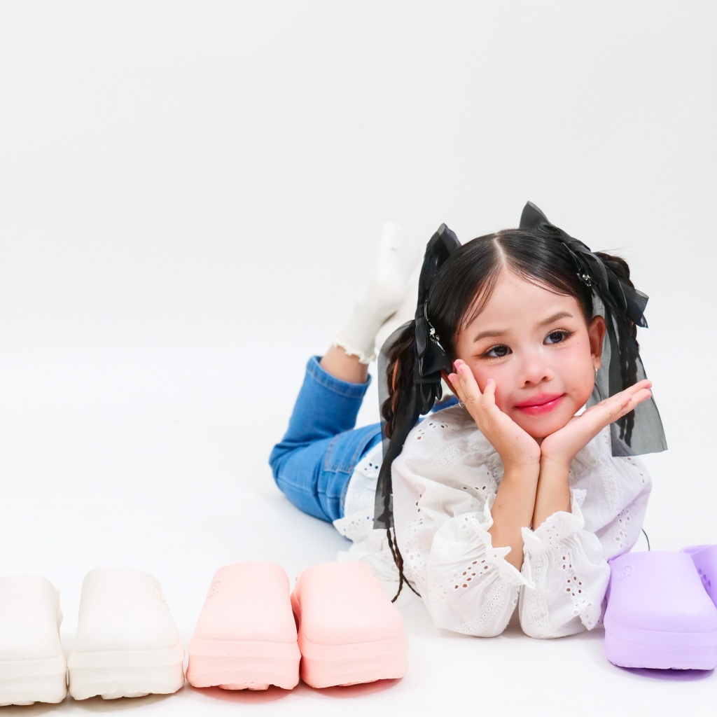 (รองเท้าเด็ก )【ลด 1 ไซส์ก่อนสั่งซื้อ】GRIL รองเท้าแตะ รองเท้าหัวโต กันลื่น พื้นหนา 6 CM. (SH-2)