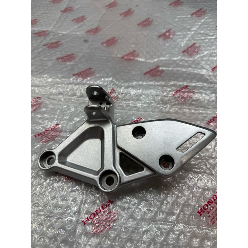 พักเท้าหน้า CB650r CBR650r ของแท้ตรงรุ่นเบิกศูนย์