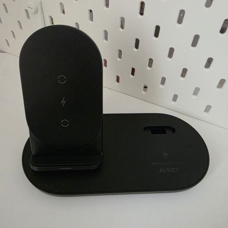 AUKEY Wireless Charging Station Stand แท่นชาร์จไร้สาย⚠️สินค้ามือสอง⚠️รบกวนอ่านก่อนนะคะ🙏🙏