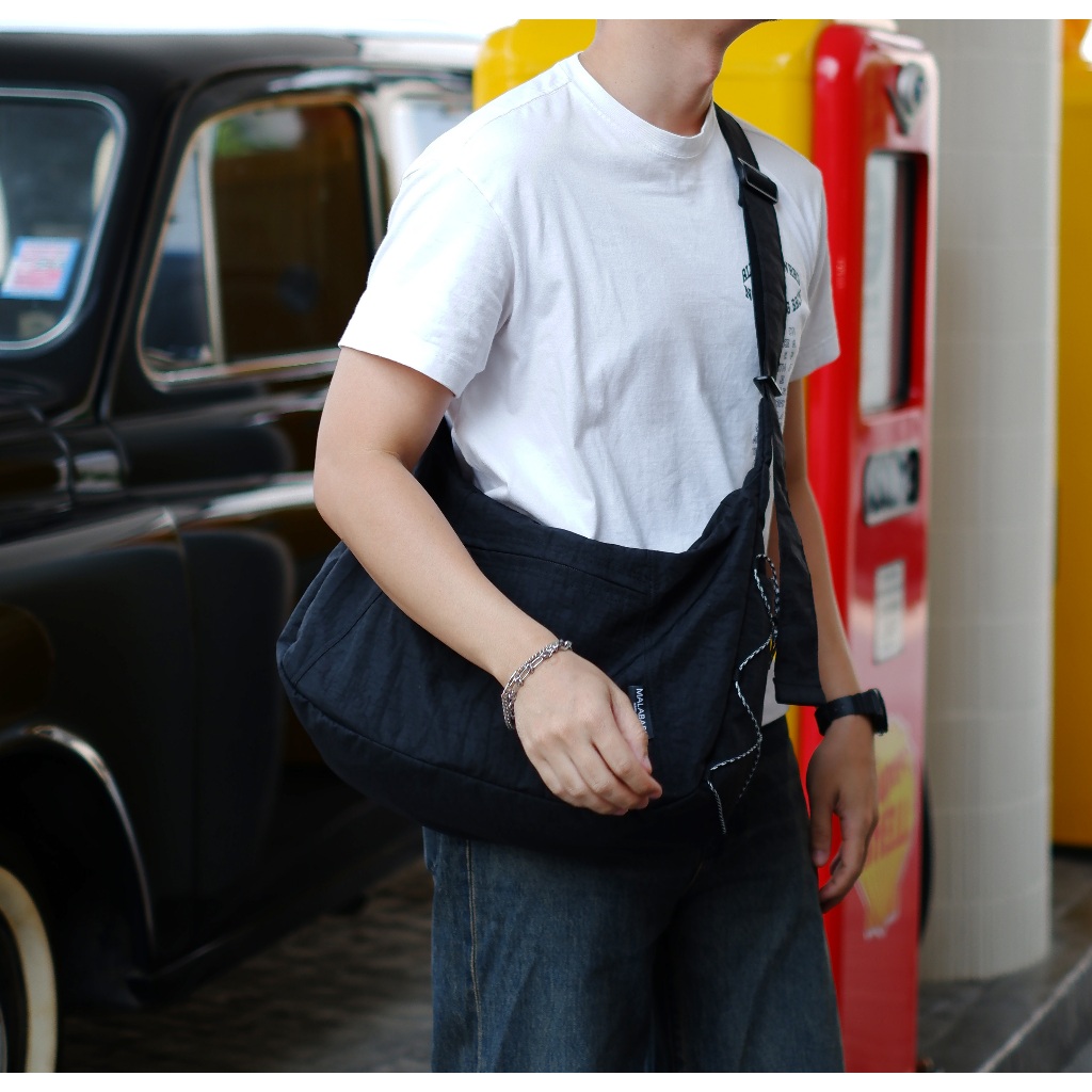 Malabaru ‘CHUCK‘ Crossbody Bag กระเป๋าผ้าไนลอน สะพาย