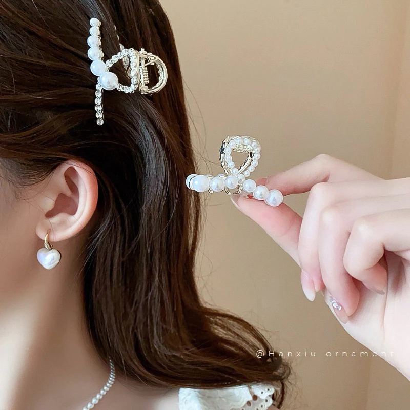 กิ๊บติดผมโลหะมุก MINI TWIST & 3 PEARL METAL CLIP 4 cm. แข็งแรงใช้งานสะดวก พร้อมส่งในไทย
