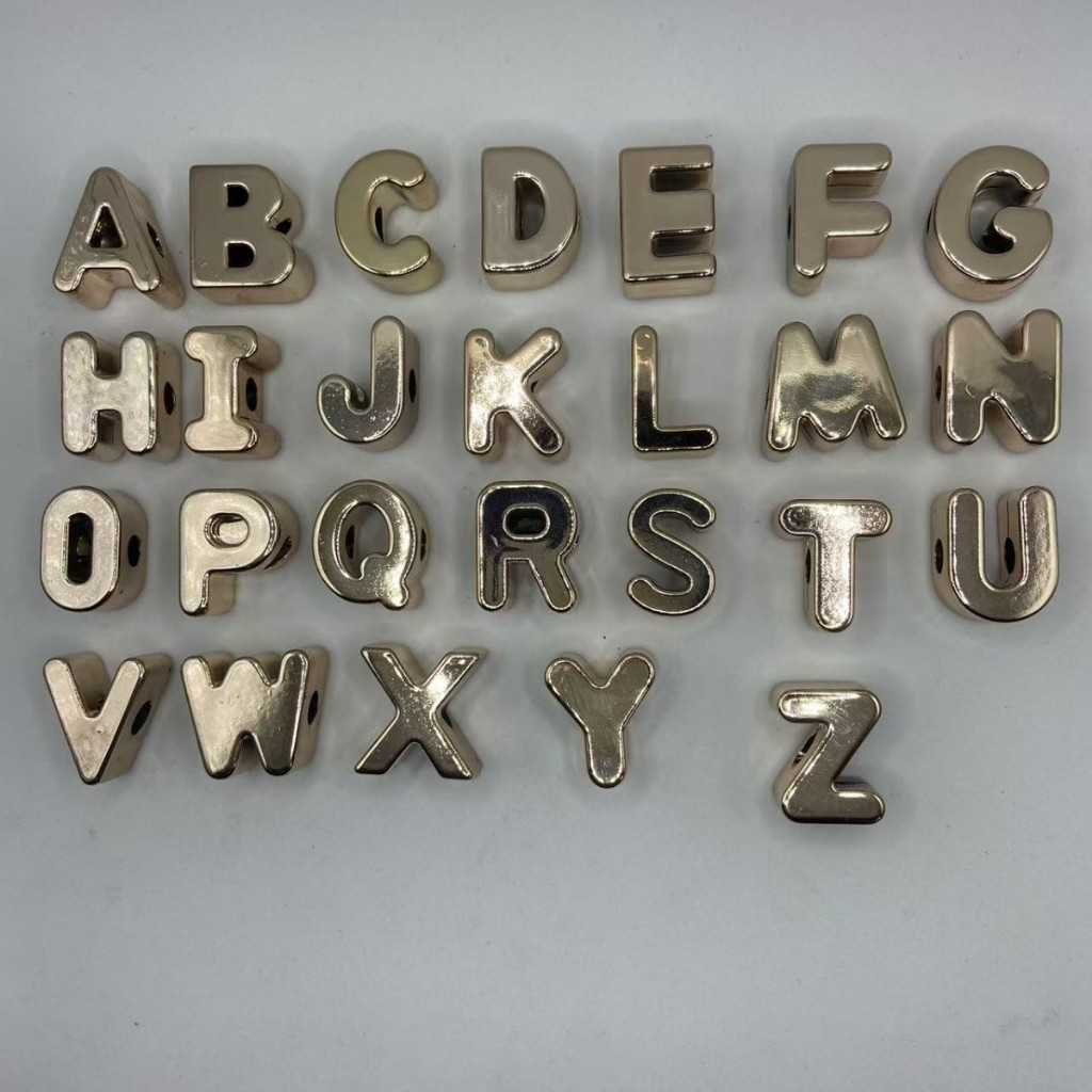 ซีรีส์ 26 ตัวอักษรภาษาอังกฤษ 2เซน ลูกปัด diy หัวเข็มขัด โรงงานเครื่องประดับ เชือกผูกรองเท้า ตัวอักษรภาษาอังกฤษ