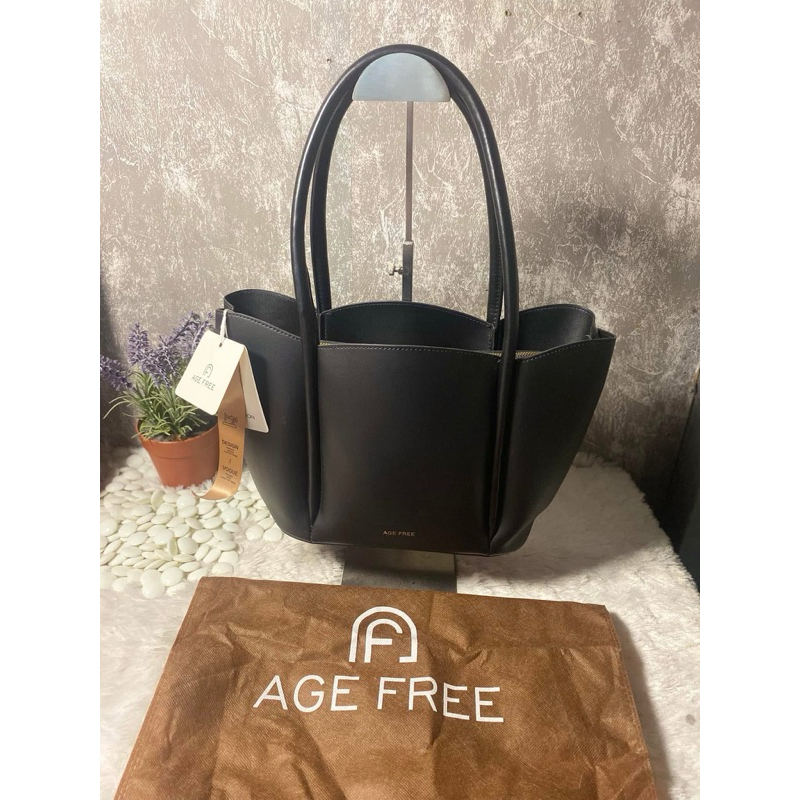 กระเป๋าสะพายไหล่ กระเป๋าใบใหญ่AGE Free