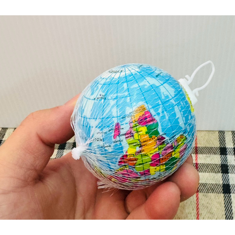 ลูกโลก แผนที่โลก ลูกบอลนิ่ม [1 ลูก] คุณภาพสูง แถมถุงตาข่ายใส่ บอลยาง บอลบีบ บริหารกล้ามเนื้อมือ เพื่อสุขภาพ US.Station - รูปที่ 3