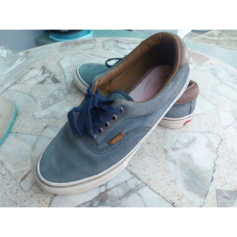 650-Van pro x antihero
เบอ 39. 25cm.
สภาพ สวย
