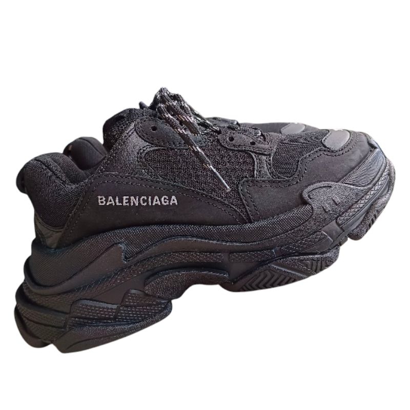 Balenciaga Triple S in Black 39 Authentic แท้ รองเท้าแบรนด์เนมมือสองของแท้