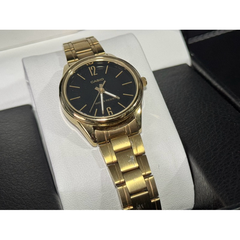 นาฬิกาผู้หญิงแบรนด์ : Casio