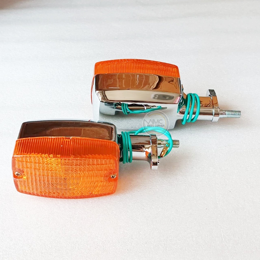 ไฟเลี้ยวหลัง ทรงเหลี่ยม สำหรับ SUZUKI FR80 FR80N บอดี้พลาสติก ชุบโครเมี่ยม หลอดไฟ 6V งานใหม่ (S-TS-0